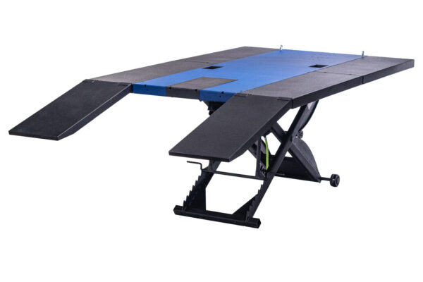 HMC Thunder Blue SL-6090 with two ramps