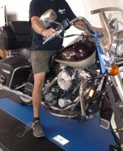 HMC SL-6090 with Road King and Feet Location on Side Extensions