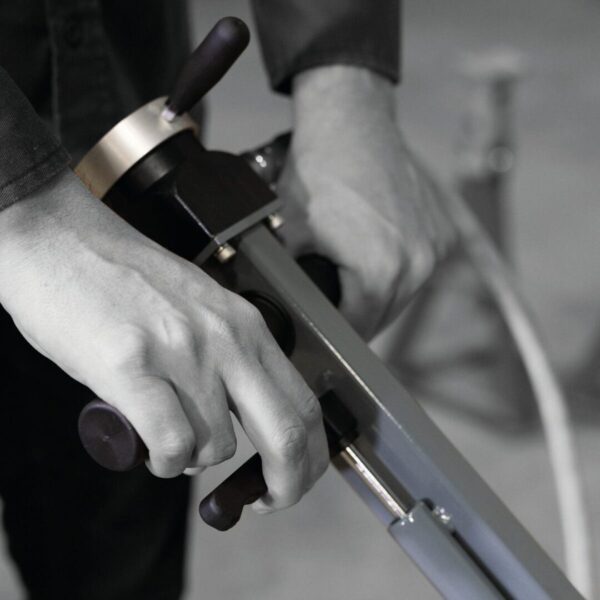 Martins 30 Ton Truck Axle Jack Release Handle