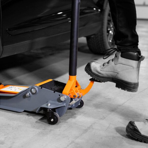 Martins Industries Floor Jacks for professional use.